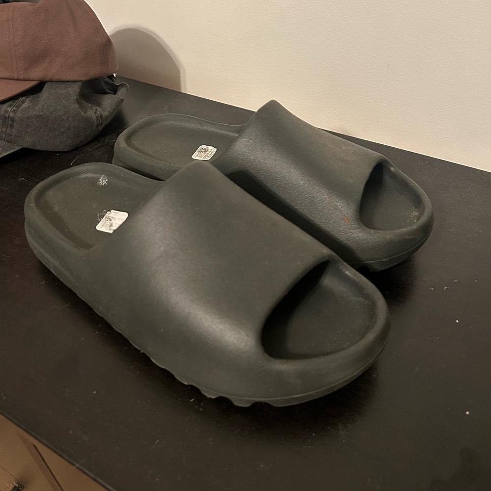 Authentic Yeezy Foam Runners